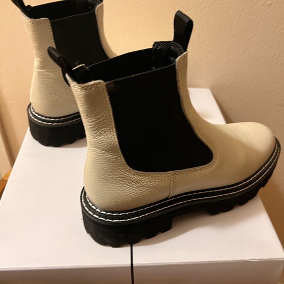 Women’s Leather Chelsea Boots - Picture 2 of 7